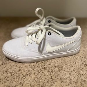 Nike shoes (see photos)
